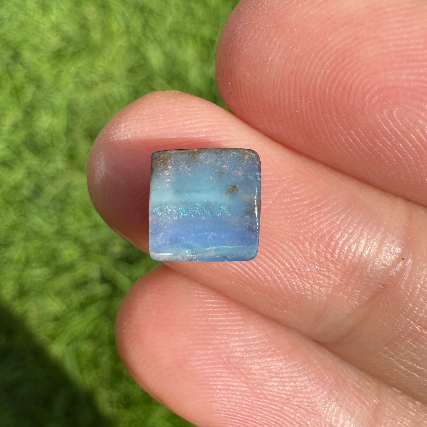 2.33 Ct small boulder opal