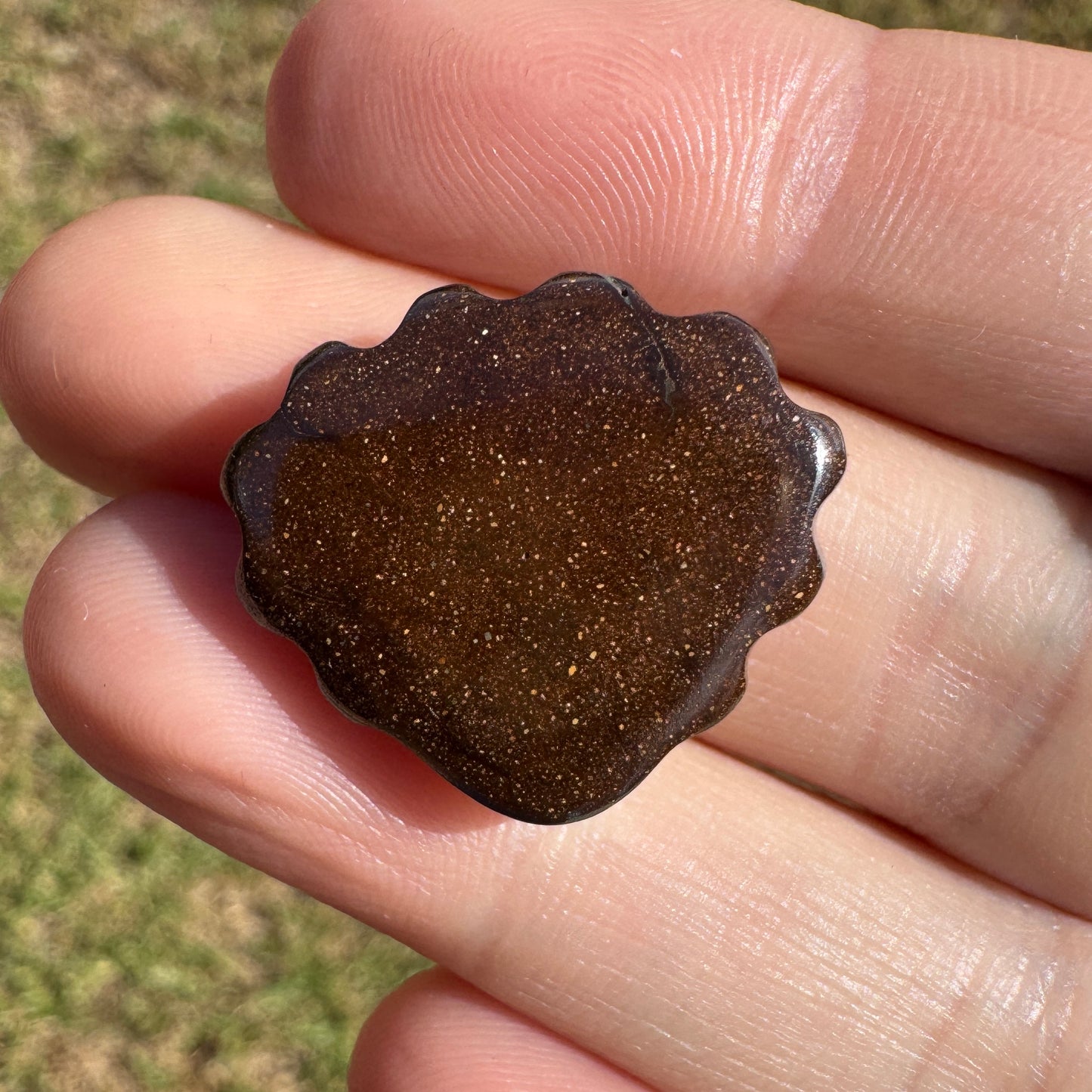 19.92 Ct shell boulder opal carving
