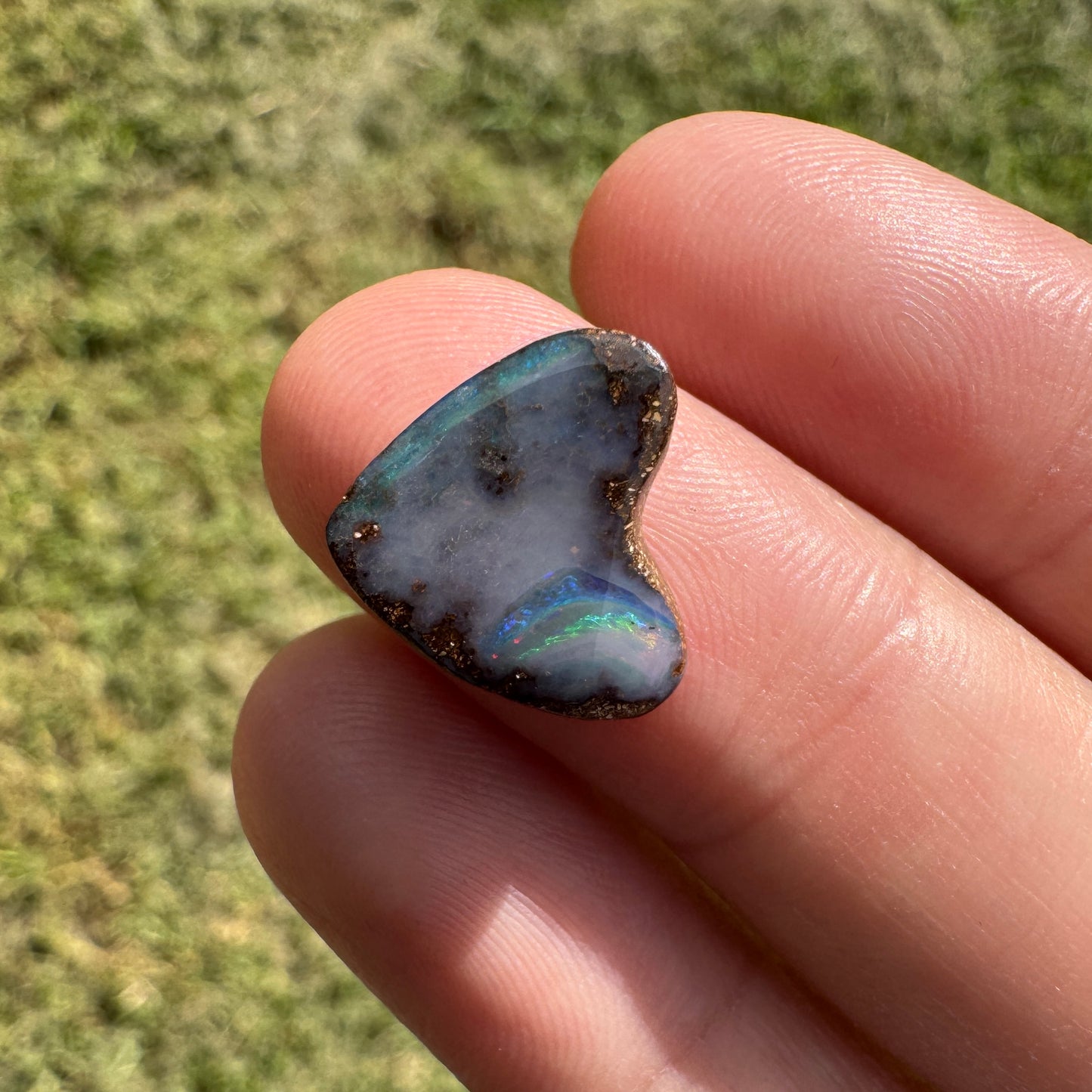 3.75 Ct heart boulder opal