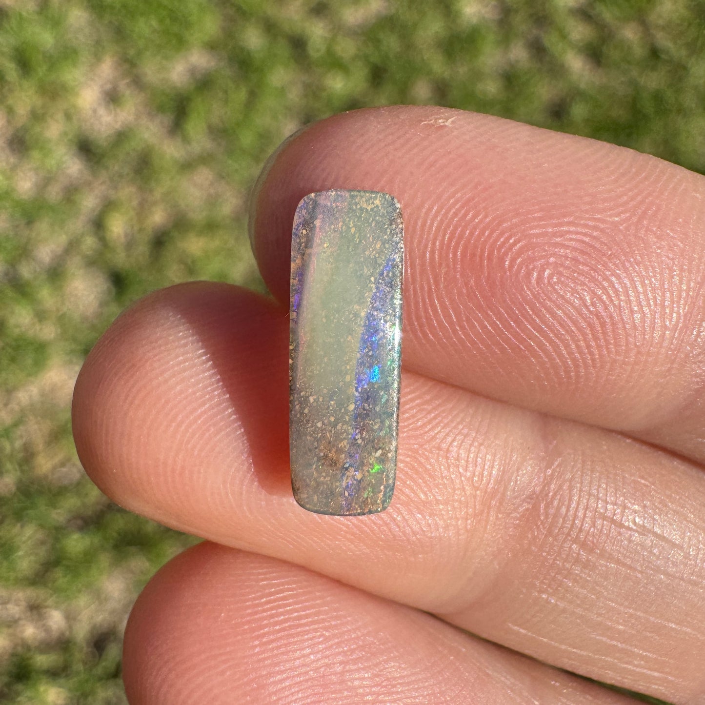 2.72 Ct small boulder opal