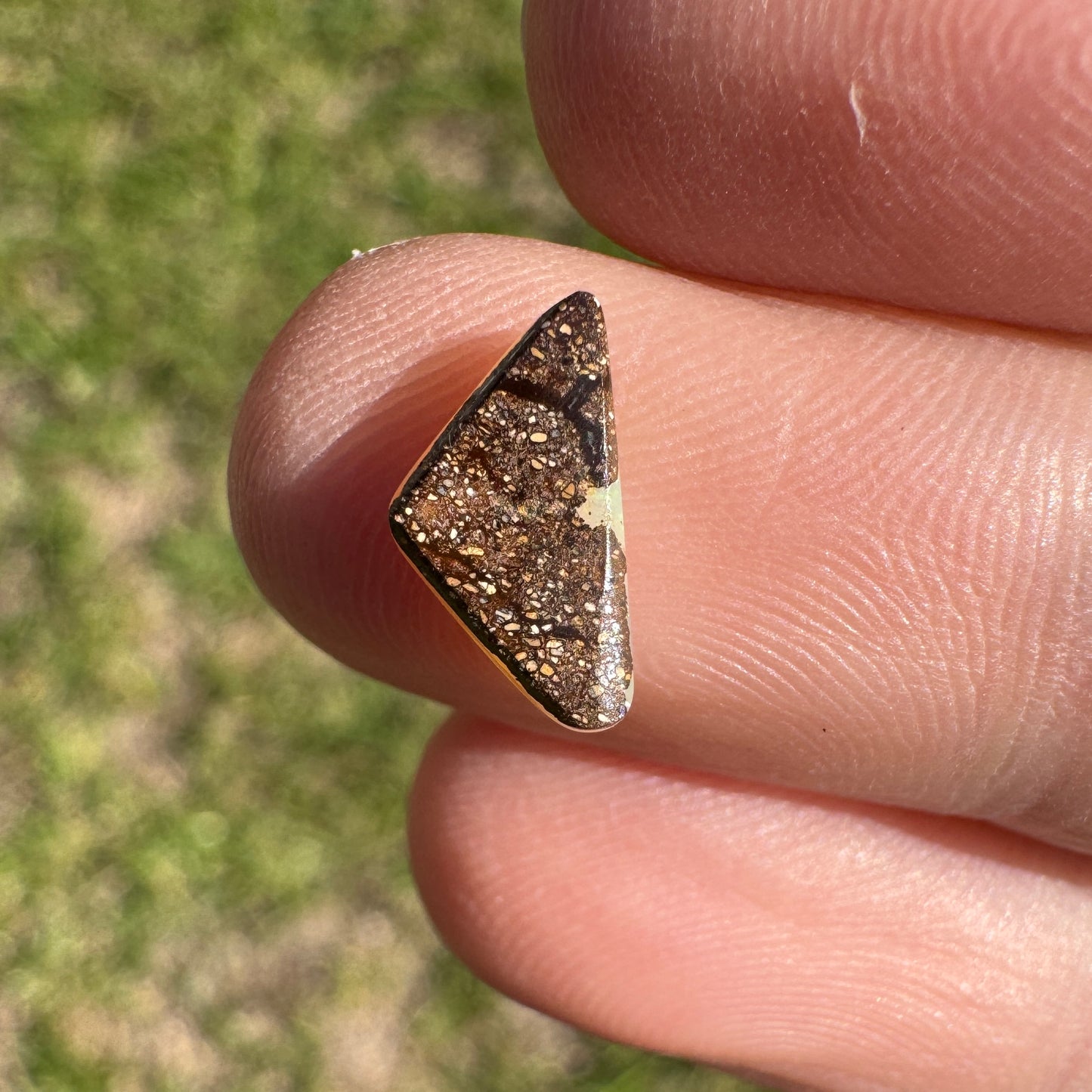 1.09 Ct small boulder opal