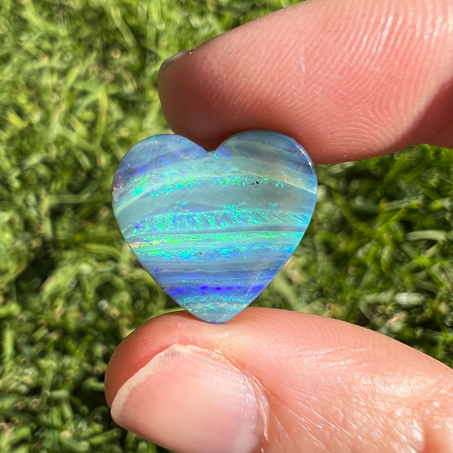 8.88 Ct heart boulder opal