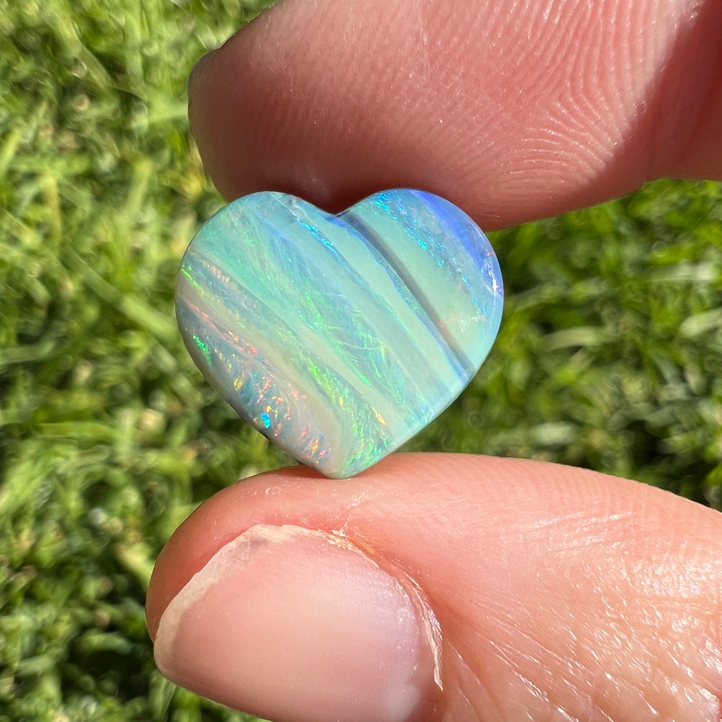 5.69 Ct heart boulder opal