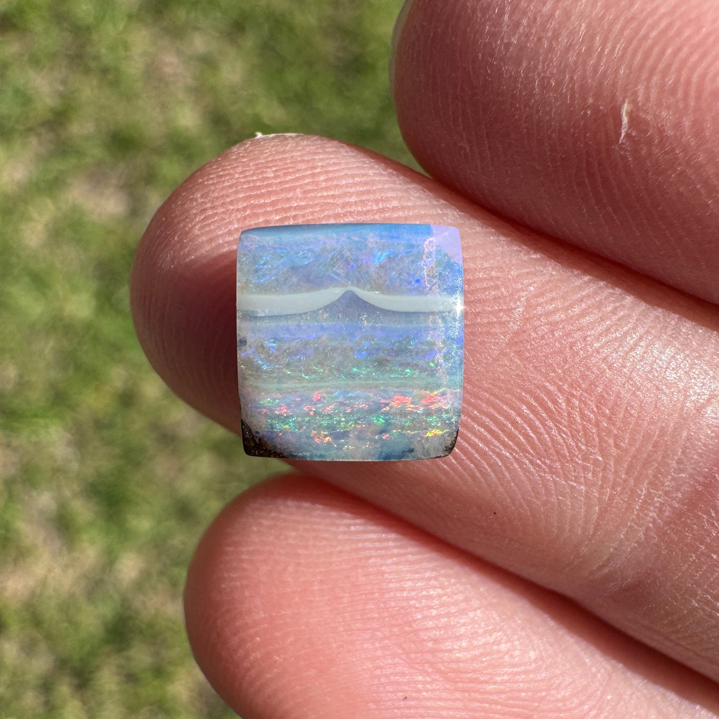 1.59 Ct 'the mountain' boulder opal