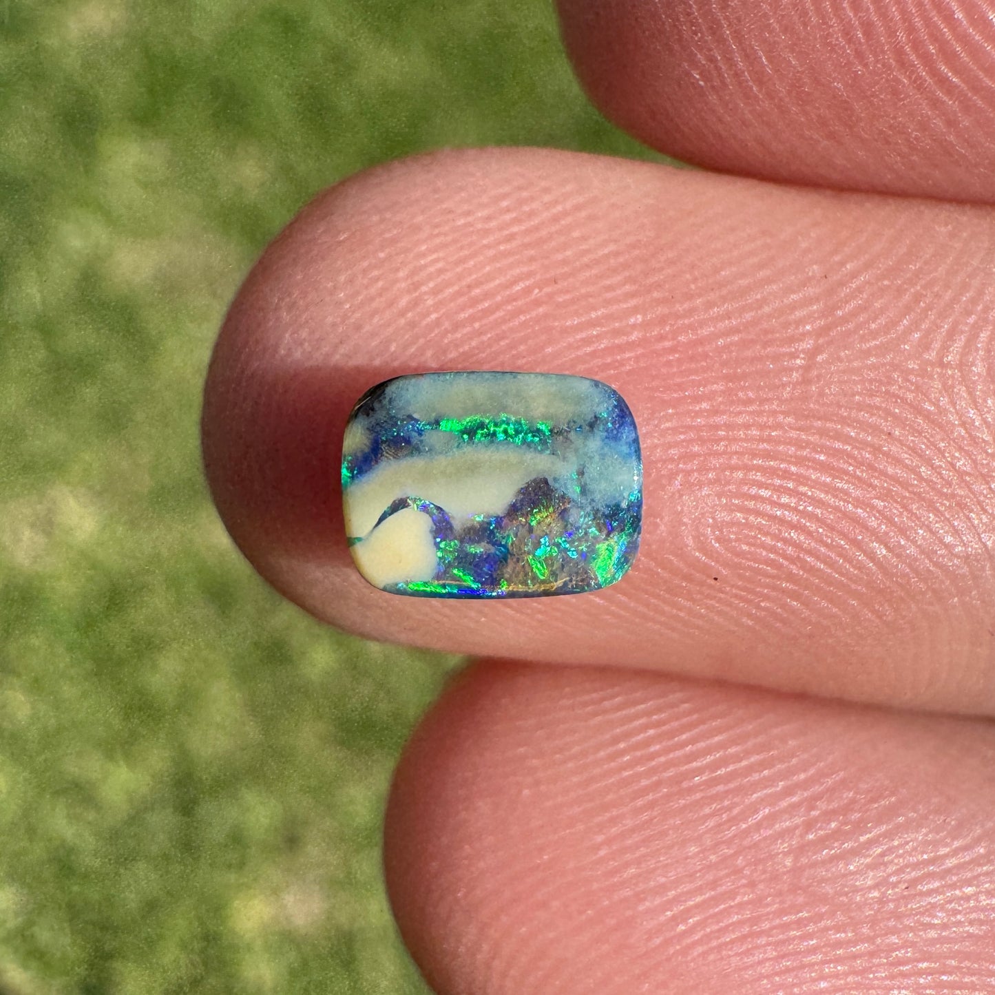 0.93 Ct extra small boulder opal