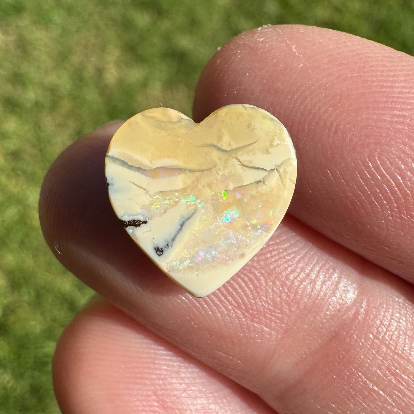 4.52 Ct heart boulder opal