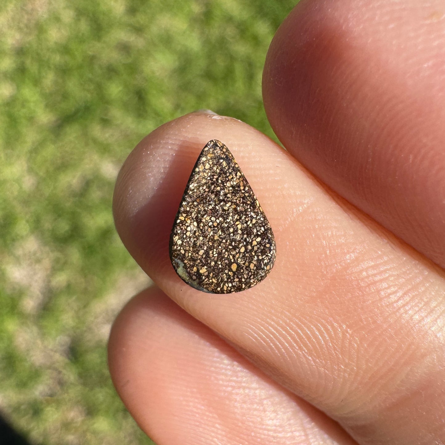 0.89 Ct small boulder opal