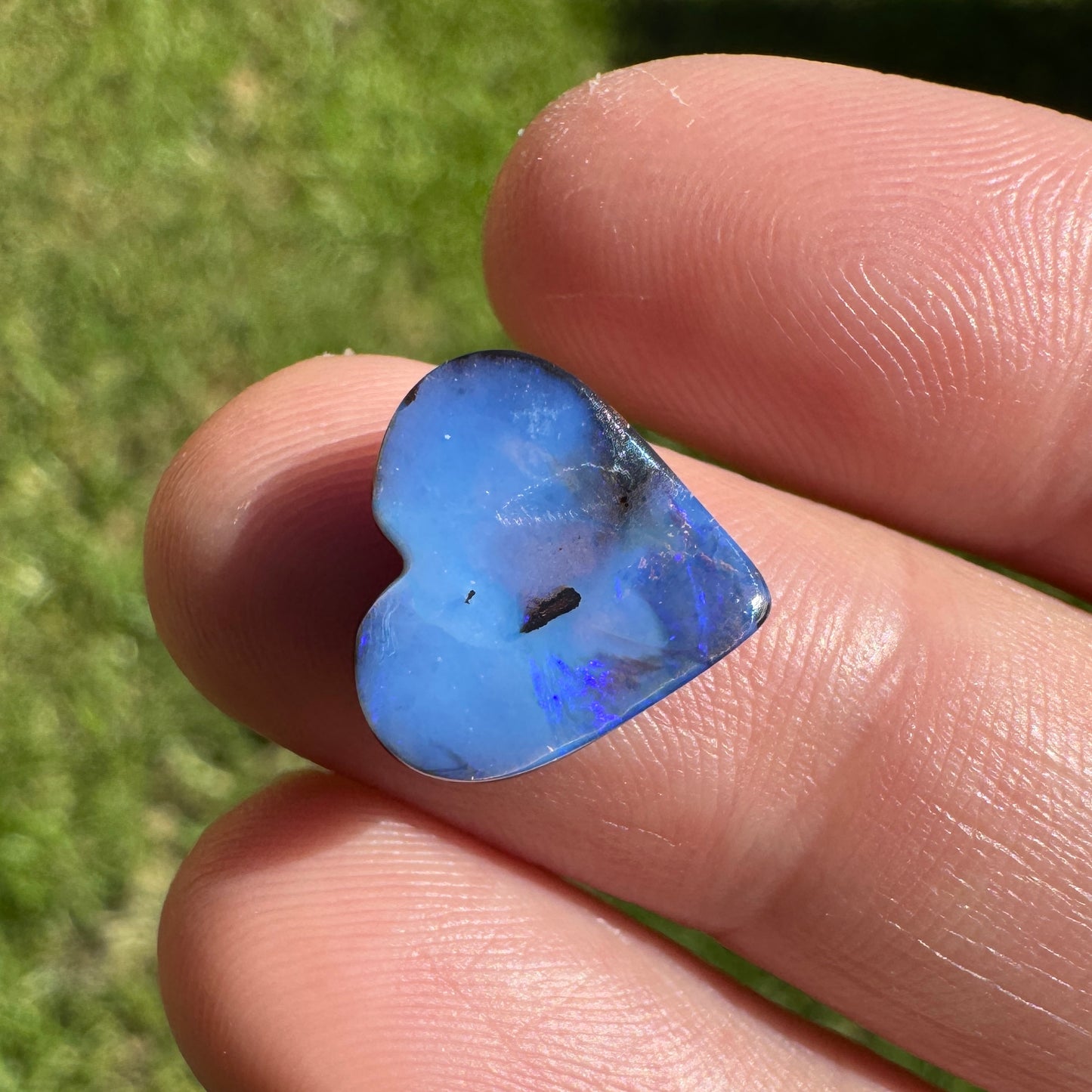 3.84 Ct heart boulder opal