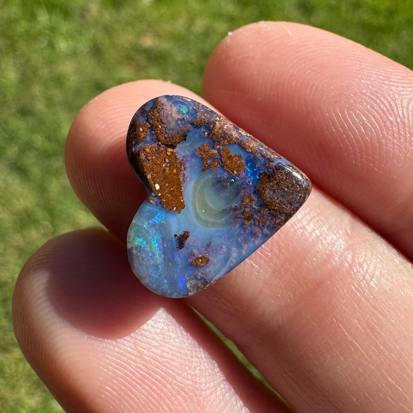 4.15 Ct heart boulder opal