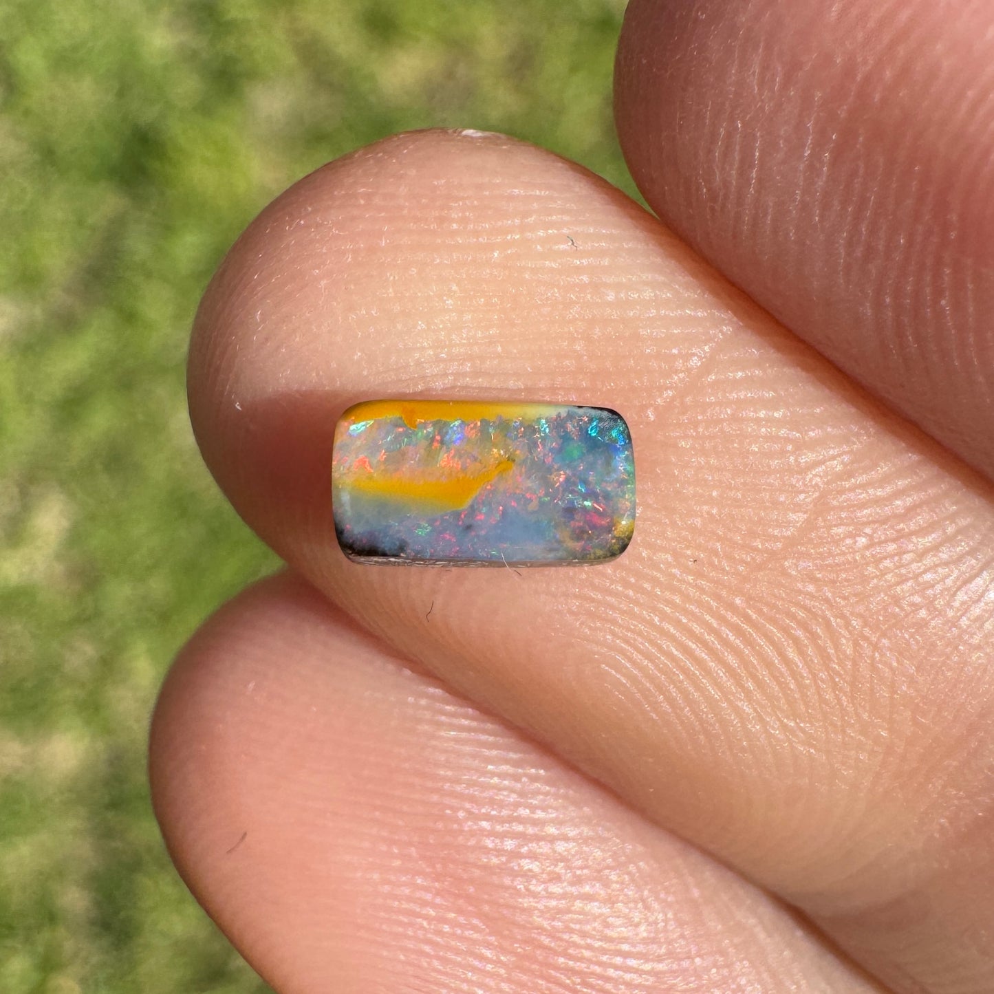 0.54 Ct extra small boulder opal