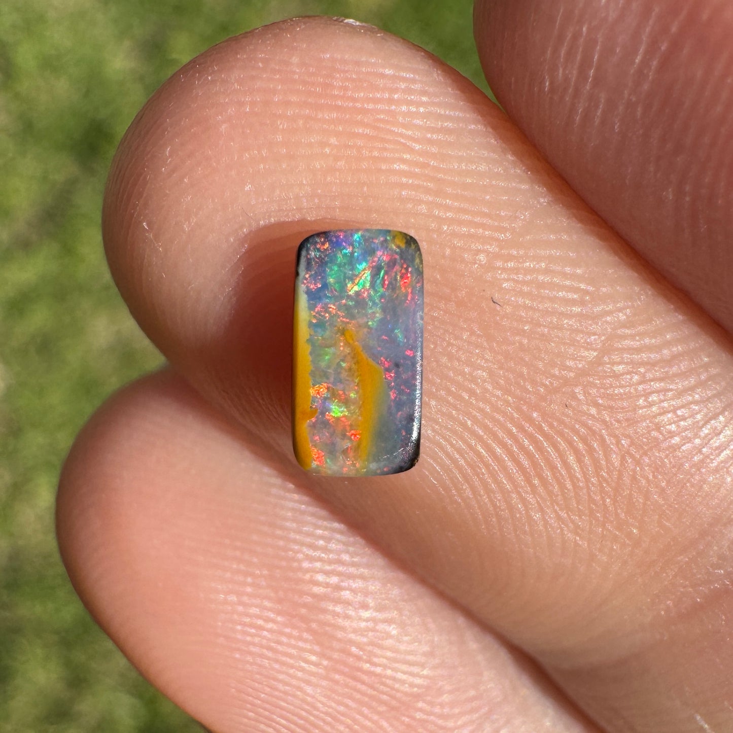 0.54 Ct extra small boulder opal