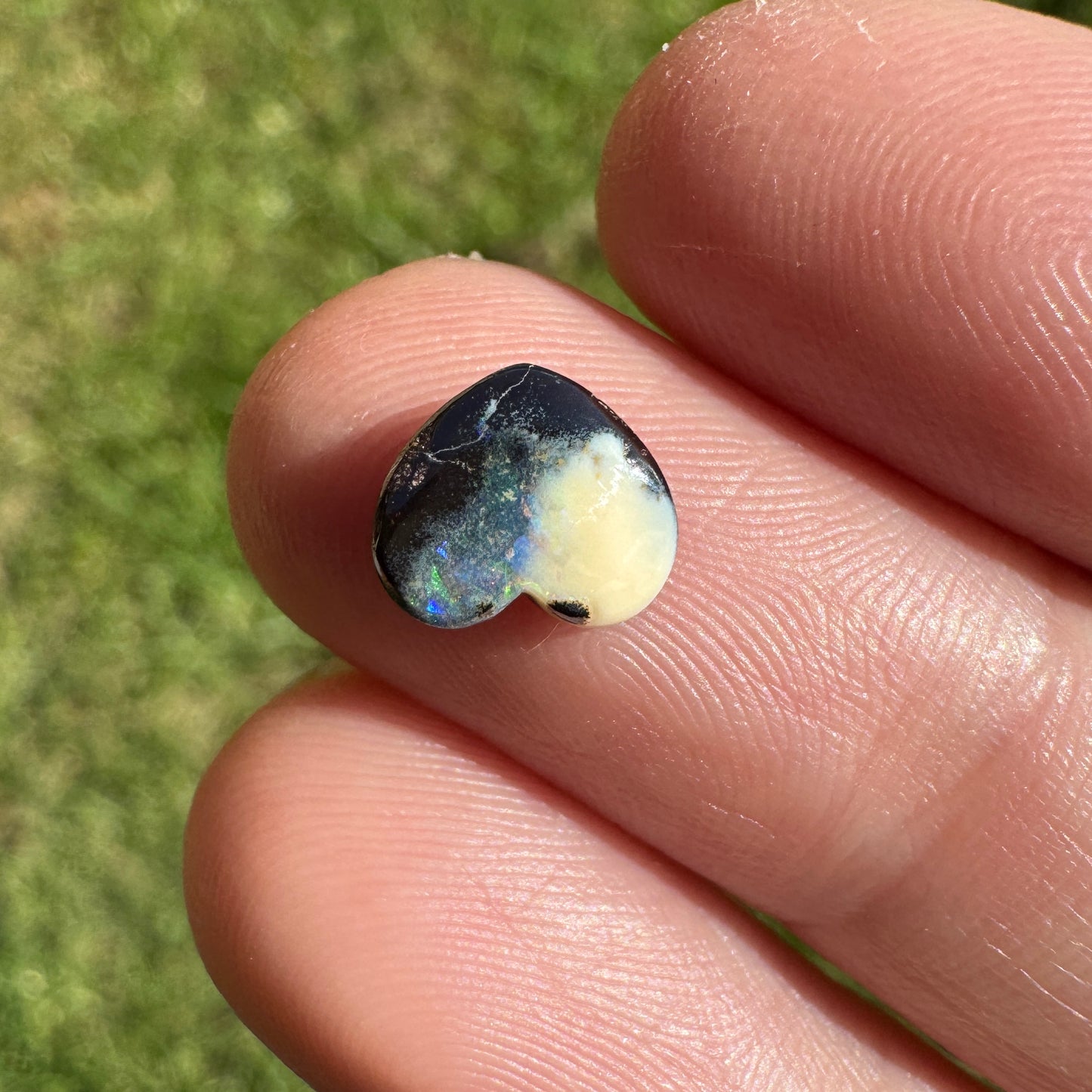 1.45 Ct extra small boulder opal