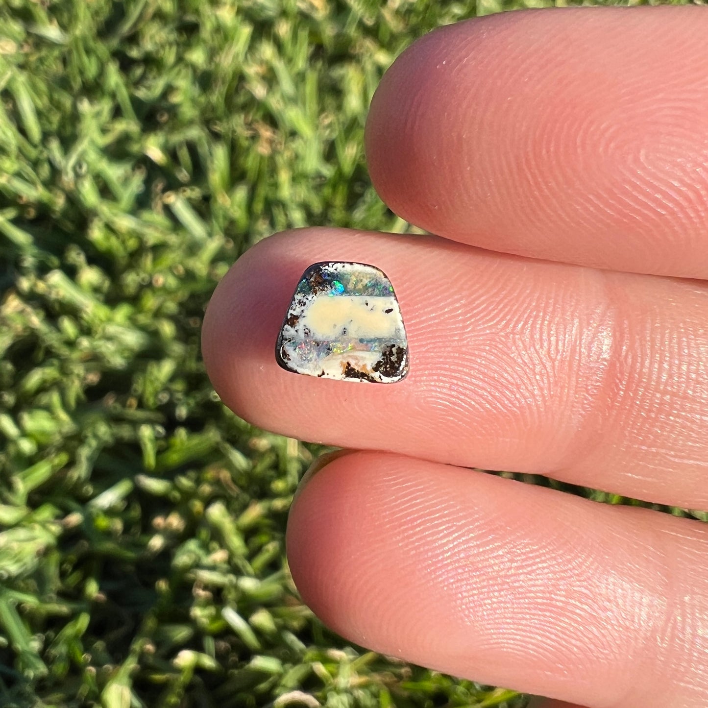 1.13 Ct extra small boulder opal