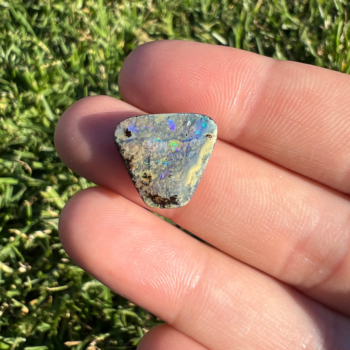 5.12 Ct small boulder opal