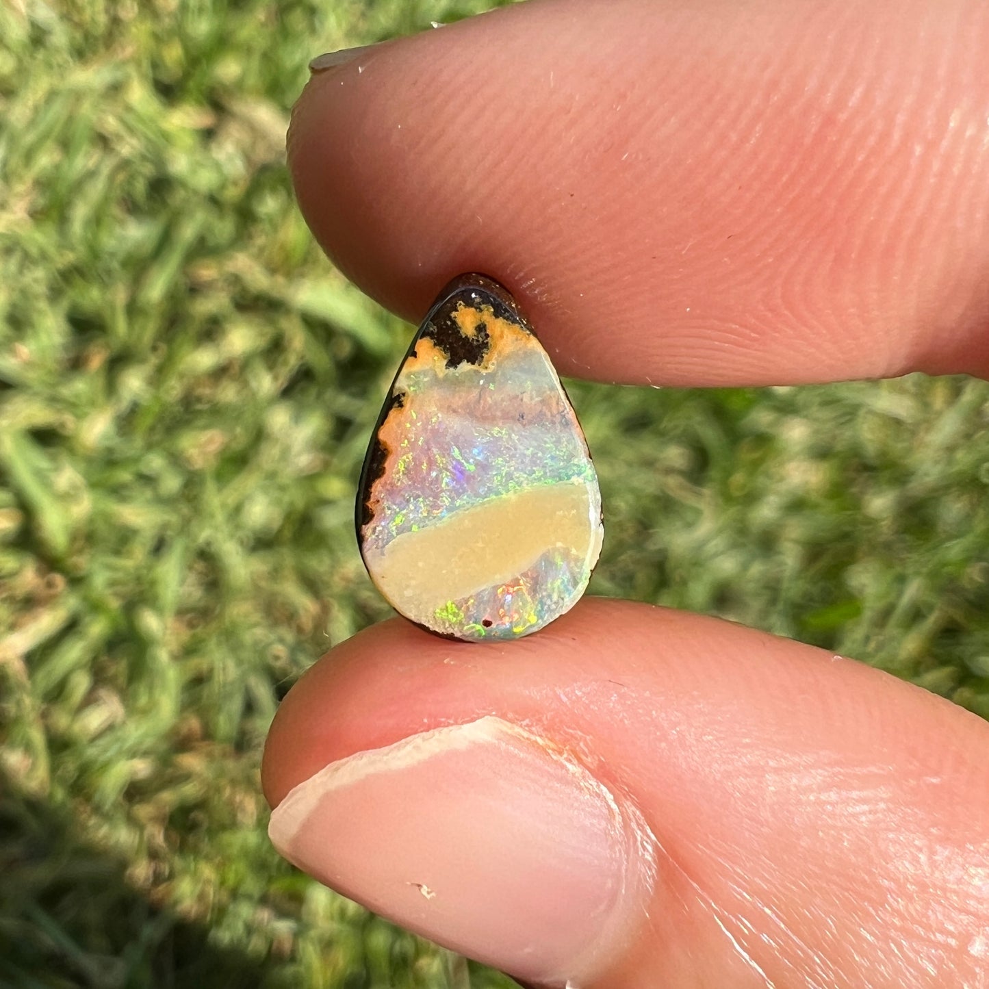 2.31 Ct small boulder opal