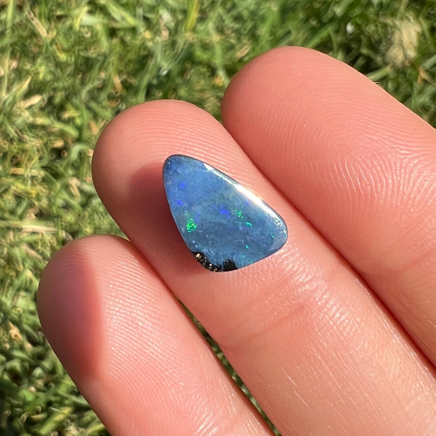 2.31 Ct small boulder opal