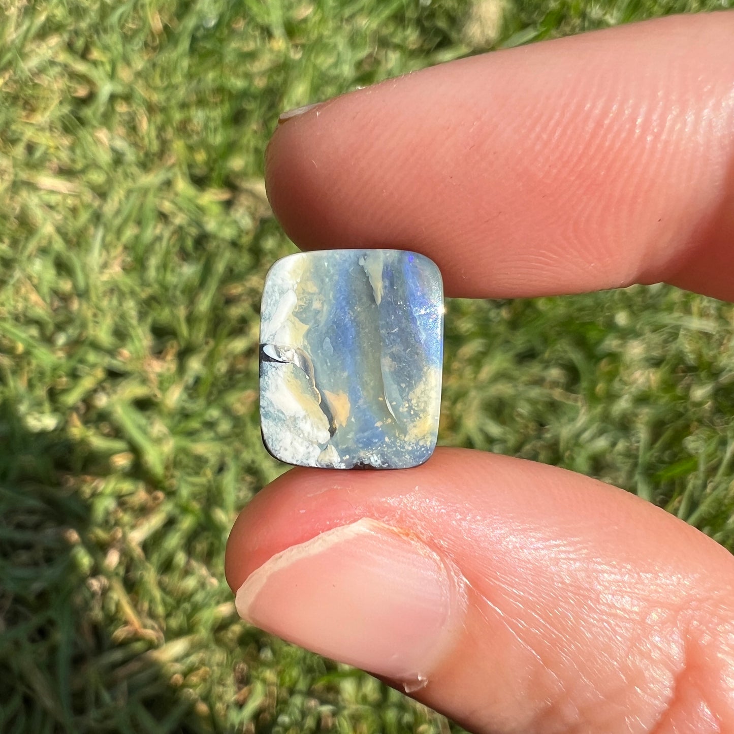 5.55 Ct small boulder opal