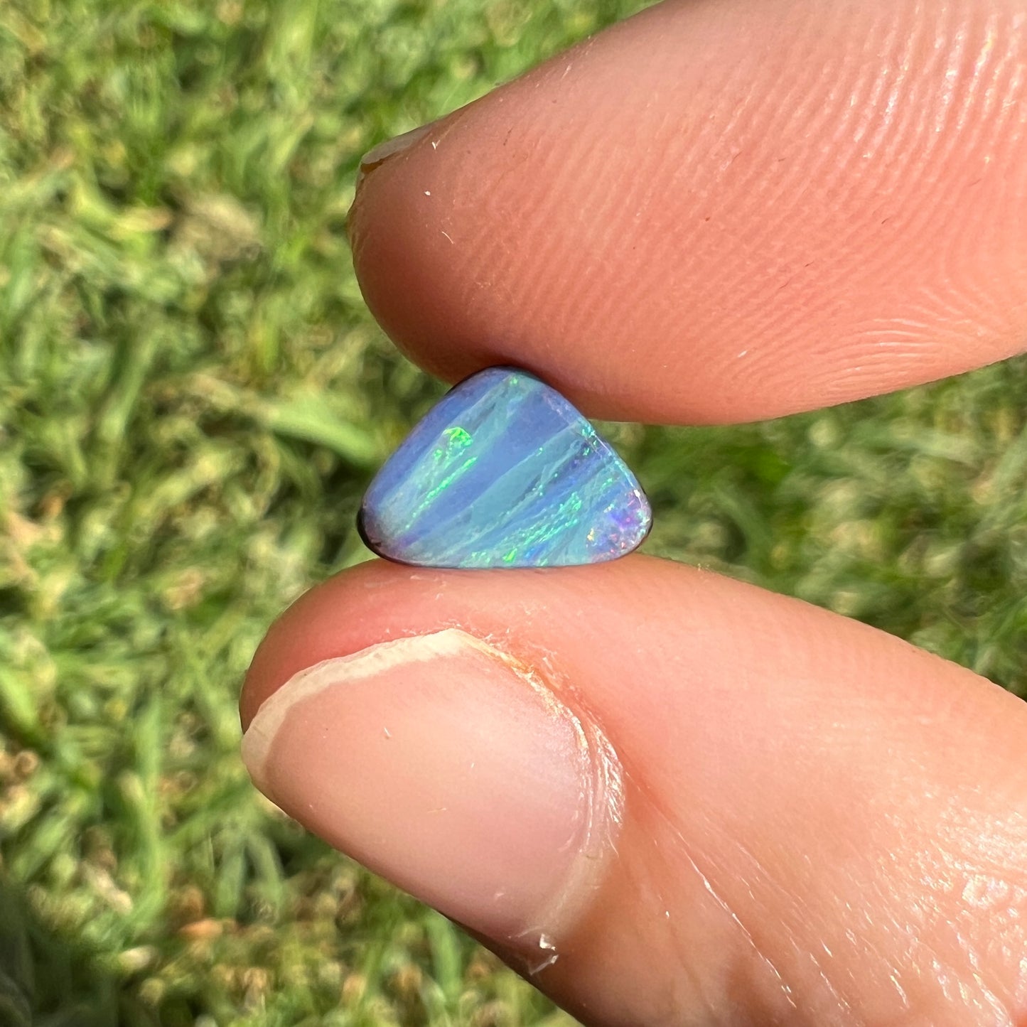 1.43 Ct extra small boulder opal