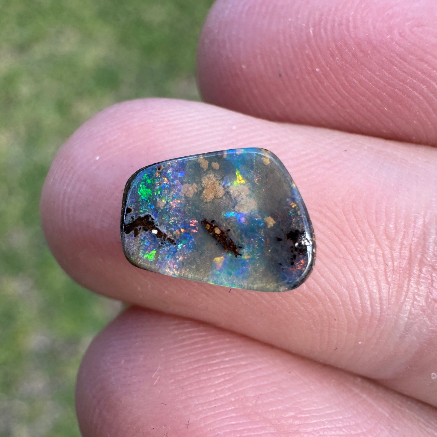 1.74 Ct small boulder opal
