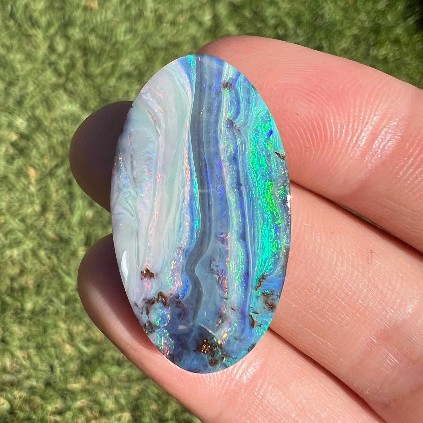 29.28 Ct extra large stripy oval boulder opal