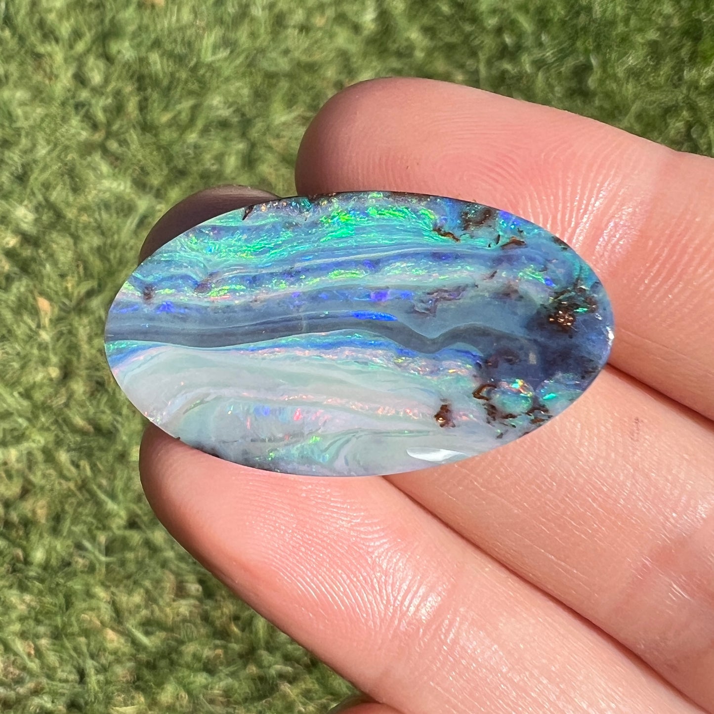 29.28 Ct extra large stripy oval boulder opal