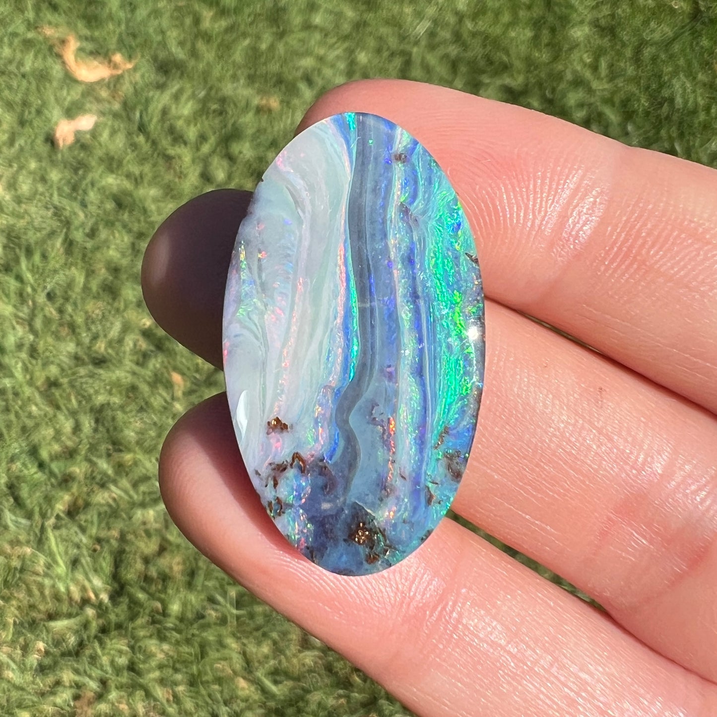 29.28 Ct extra large stripy oval boulder opal