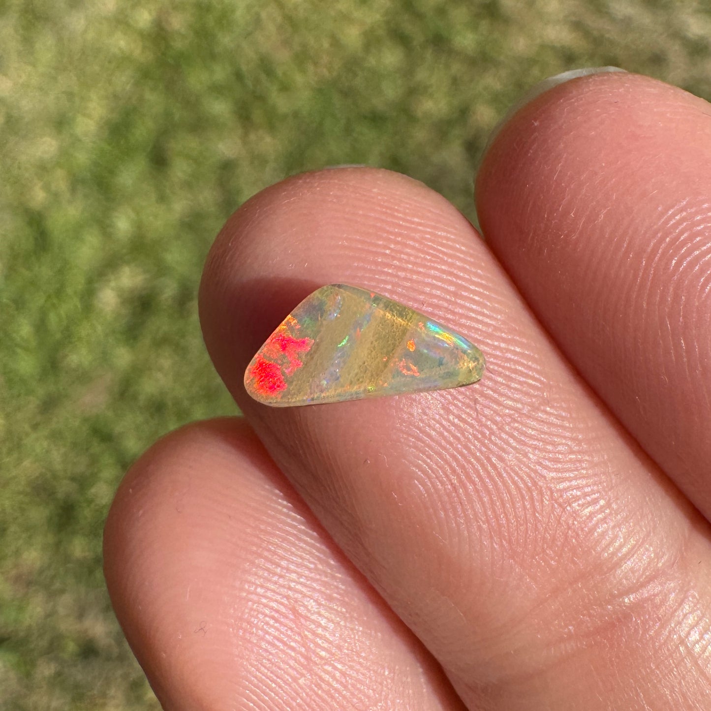 0.80 Ct extra small boulder opal