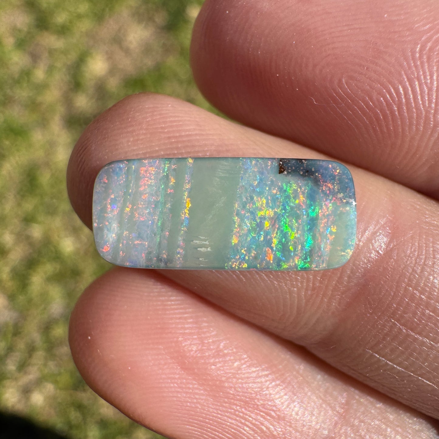 4.56 Ct stripy boulder opal