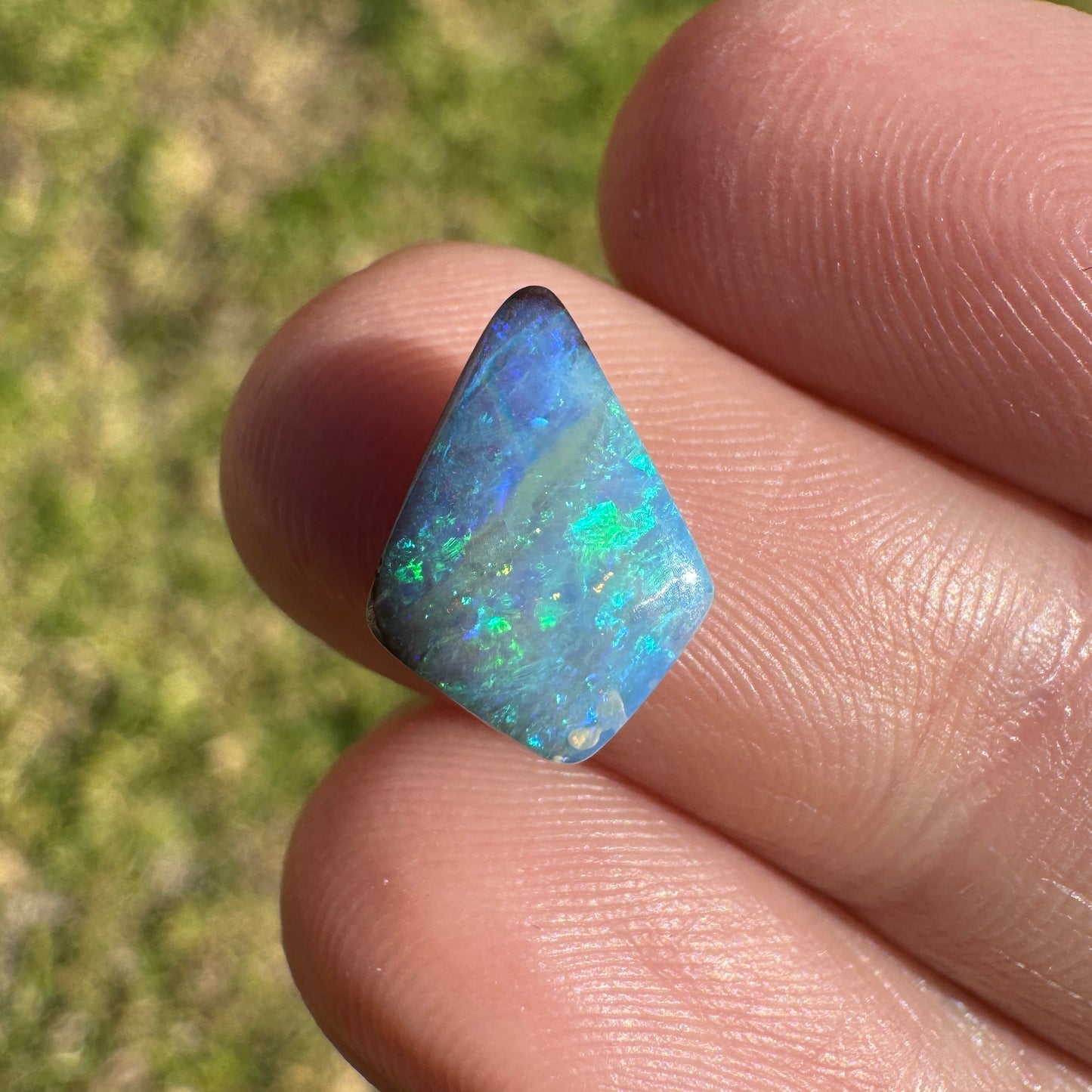 2.44 Ct small boulder opal