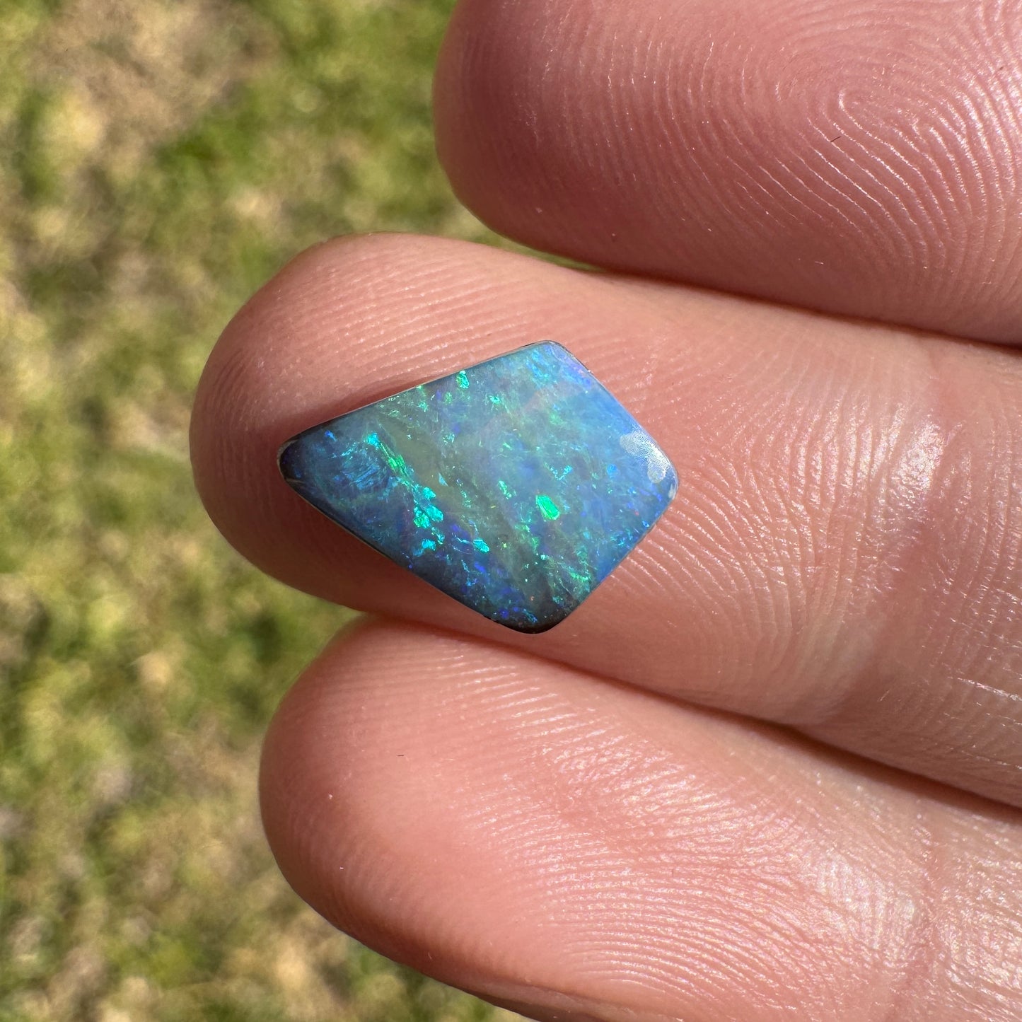 2.44 Ct small boulder opal