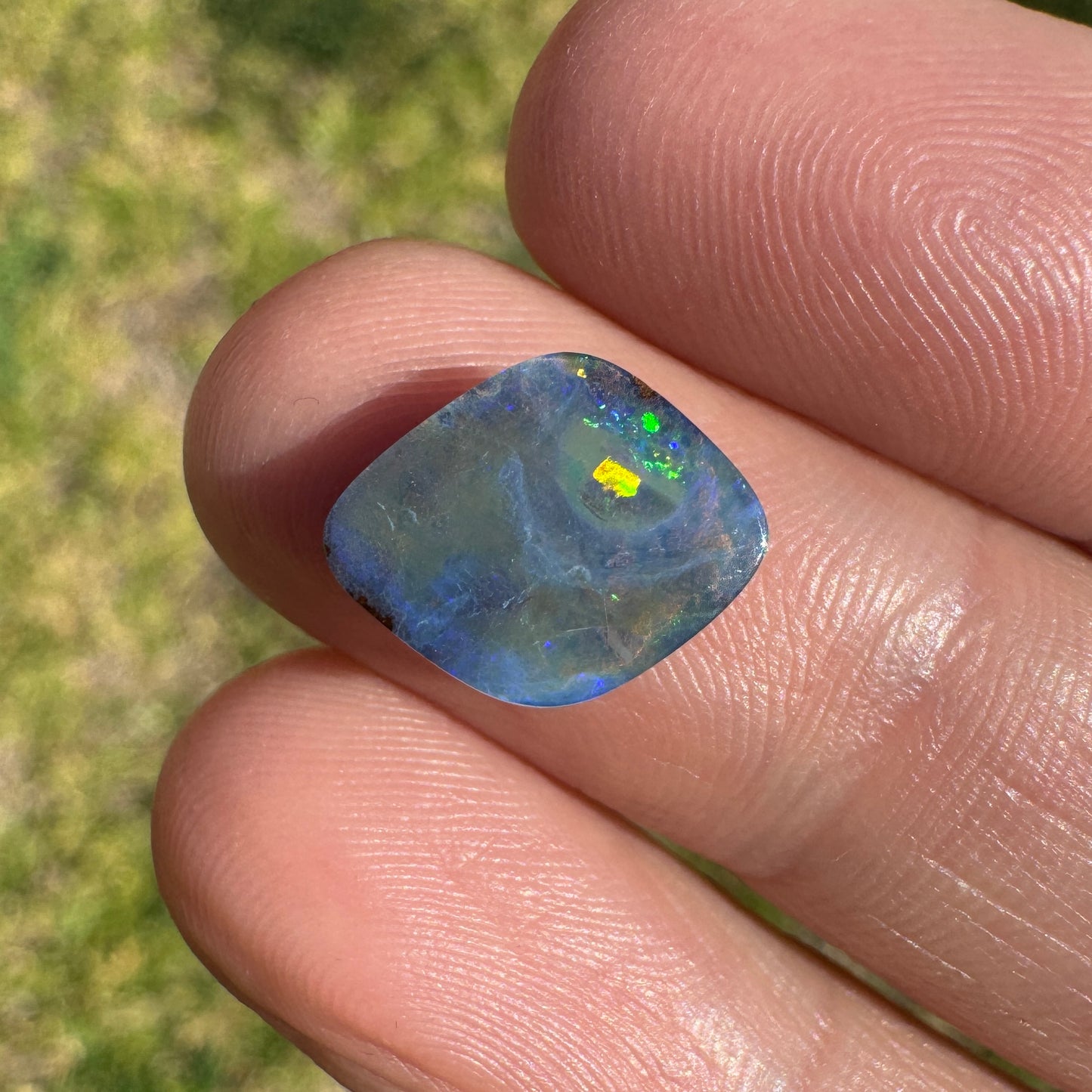 2.76 Ct small boulder opal