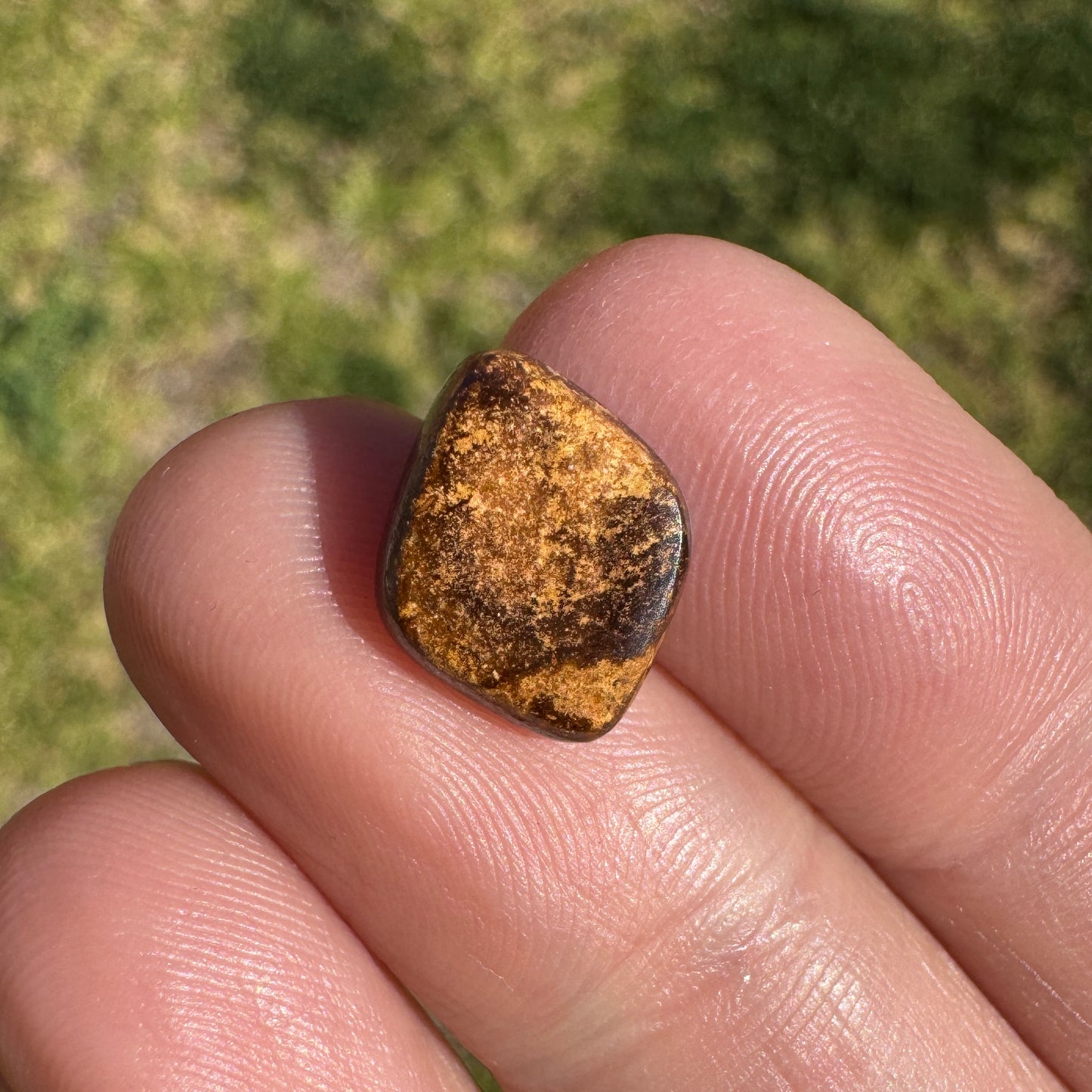2.76 Ct small boulder opal