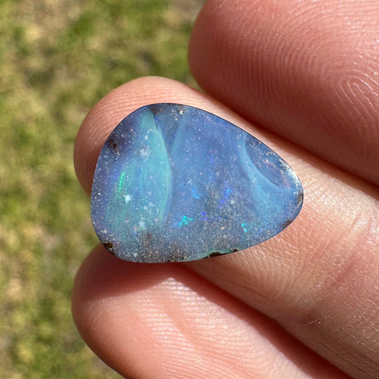 4.86 Ct blue boulder opal