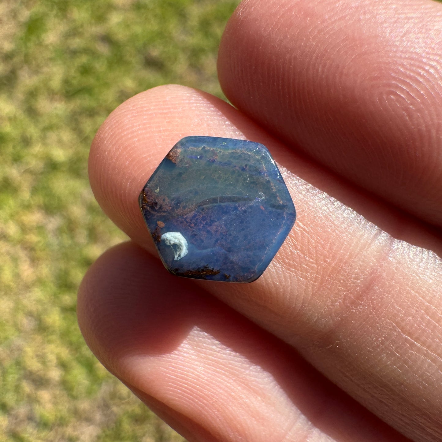 2.93 Ct small boulder opal