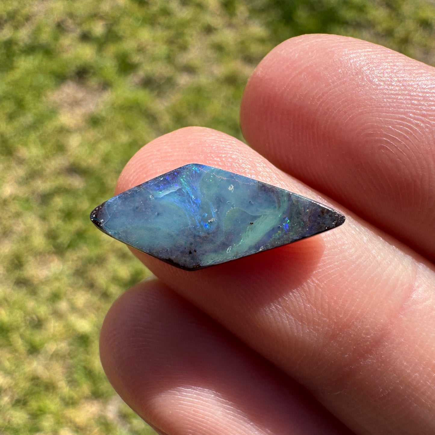 3.00 Ct kite boulder opal