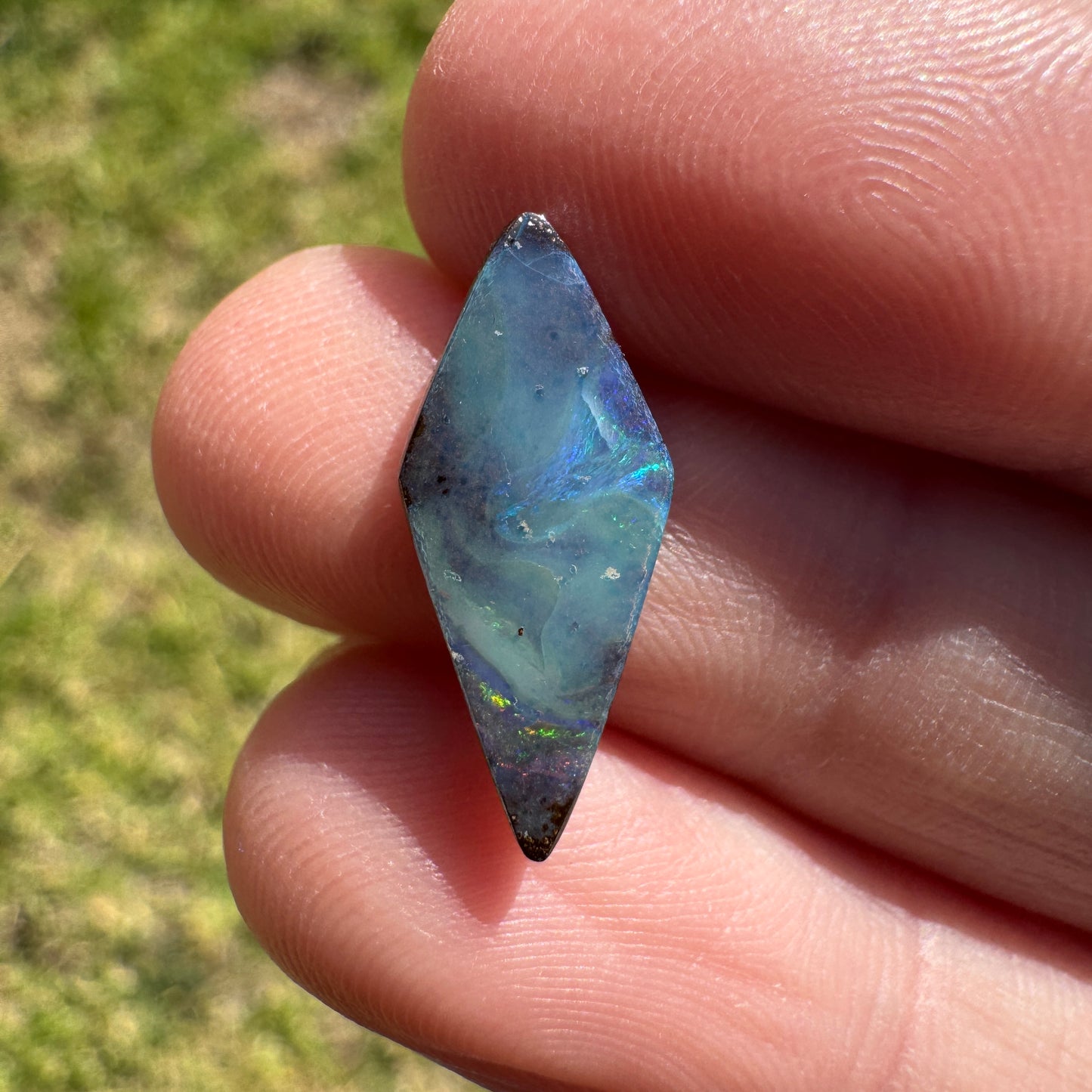 3.00 Ct kite boulder opal