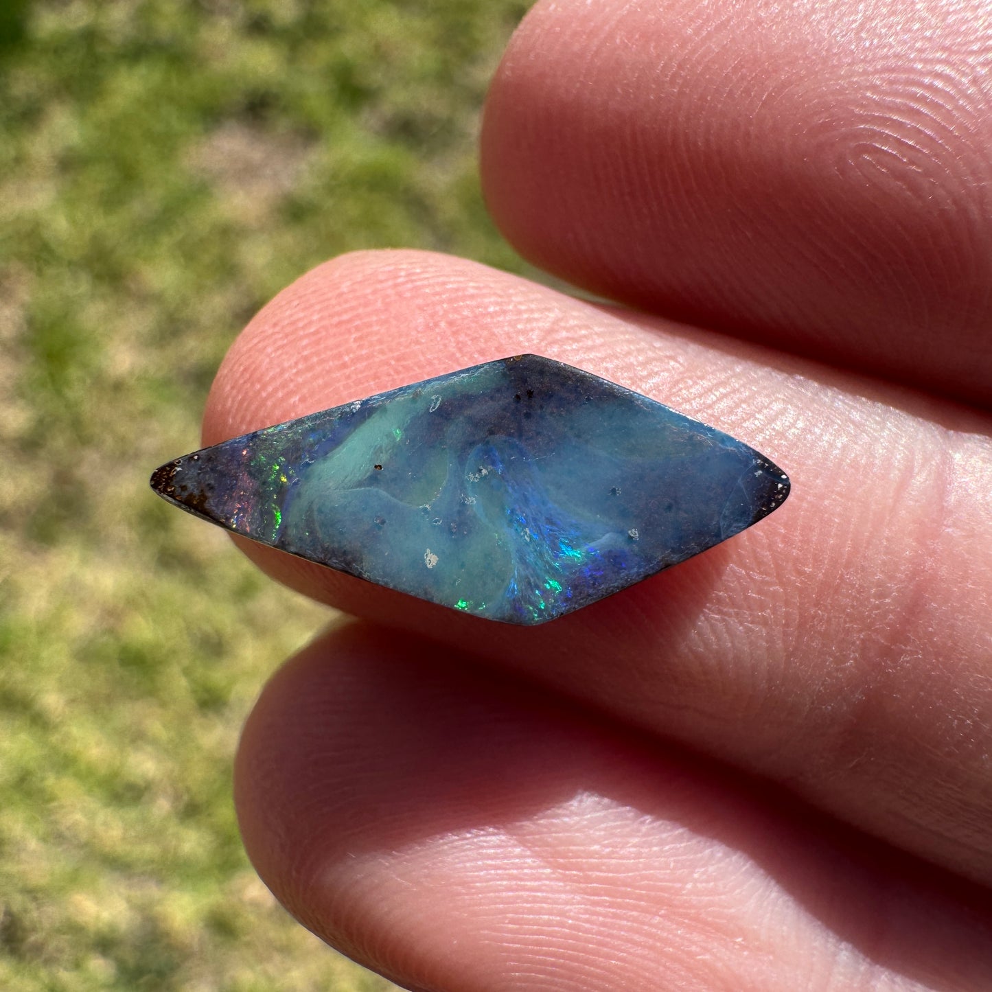 3.00 Ct kite boulder opal