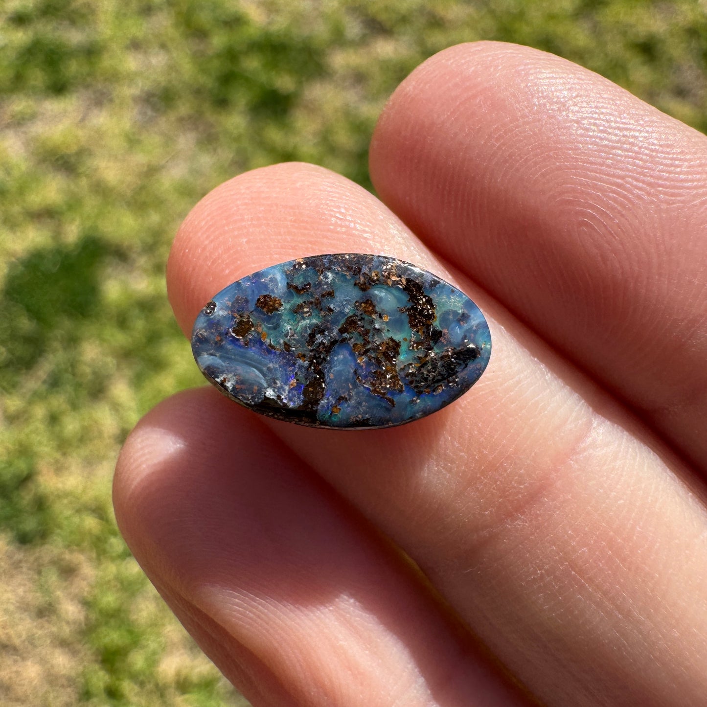 3.34 Ct small boulder opal