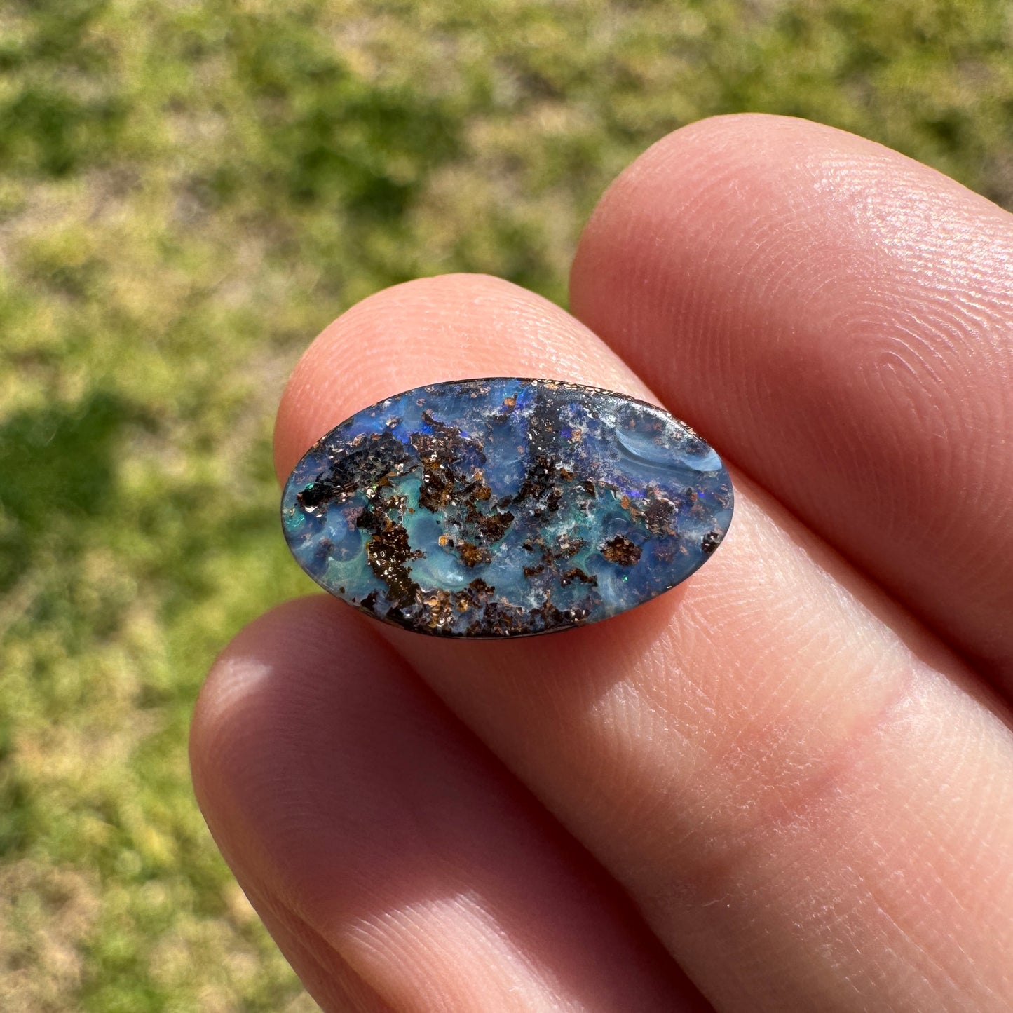 3.34 Ct small boulder opal