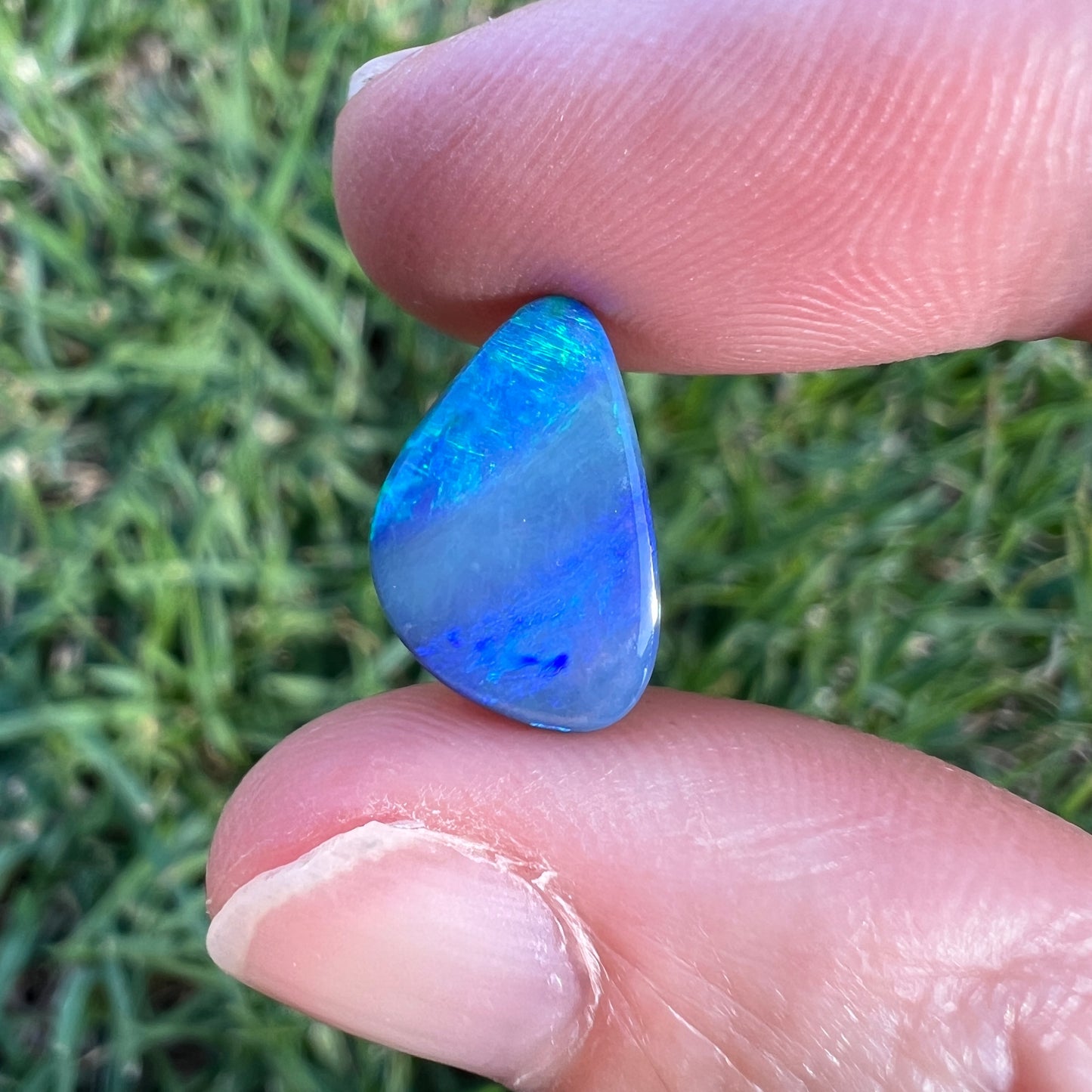 3.87 Ct green-blue boulder opal