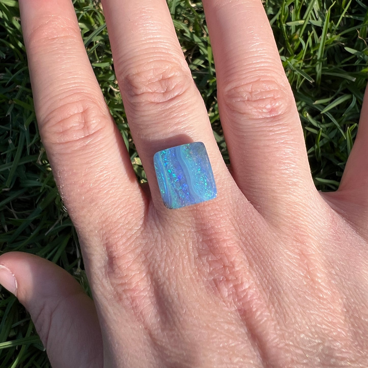 5.65 Ct green-blue boulder opal