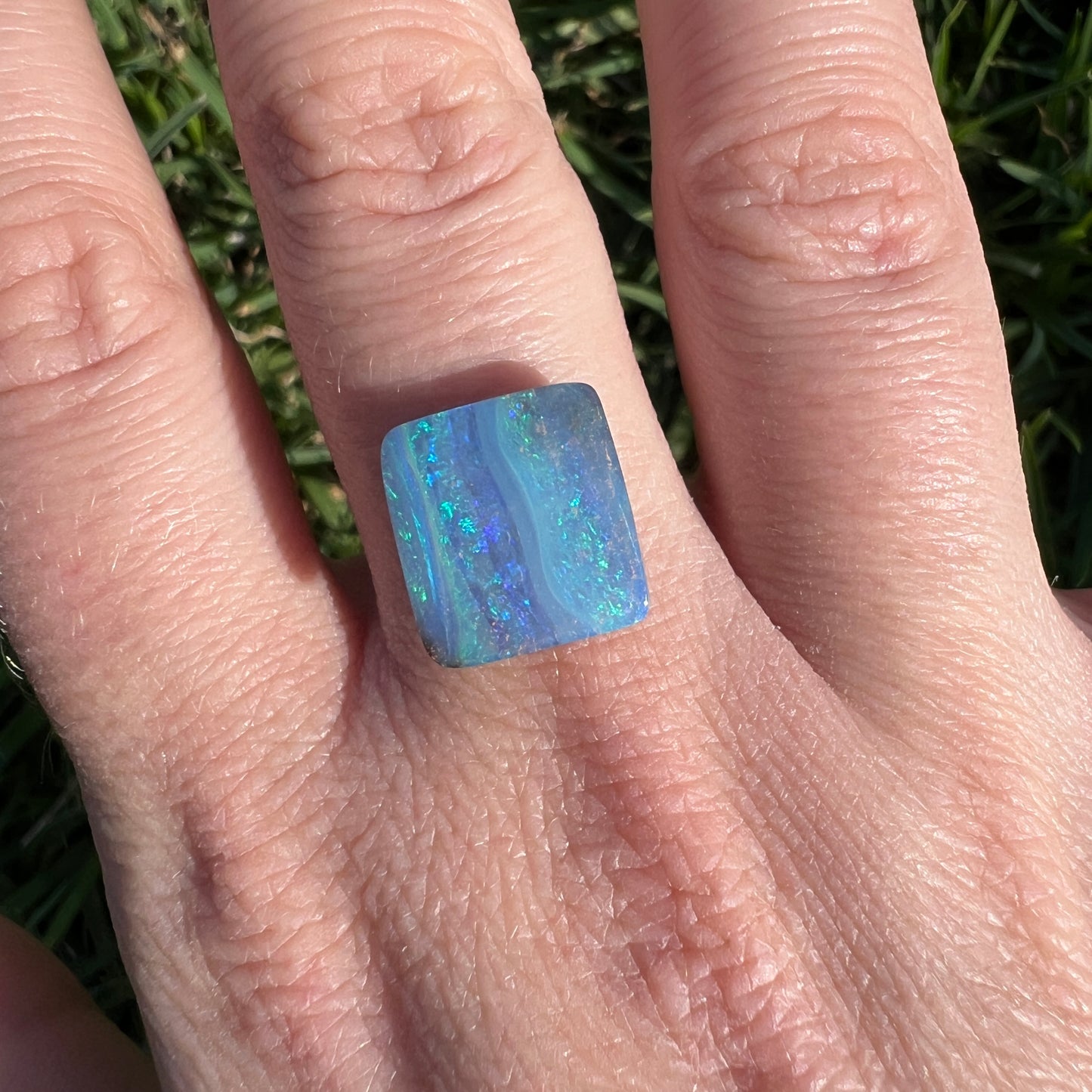 5.65 Ct green-blue boulder opal