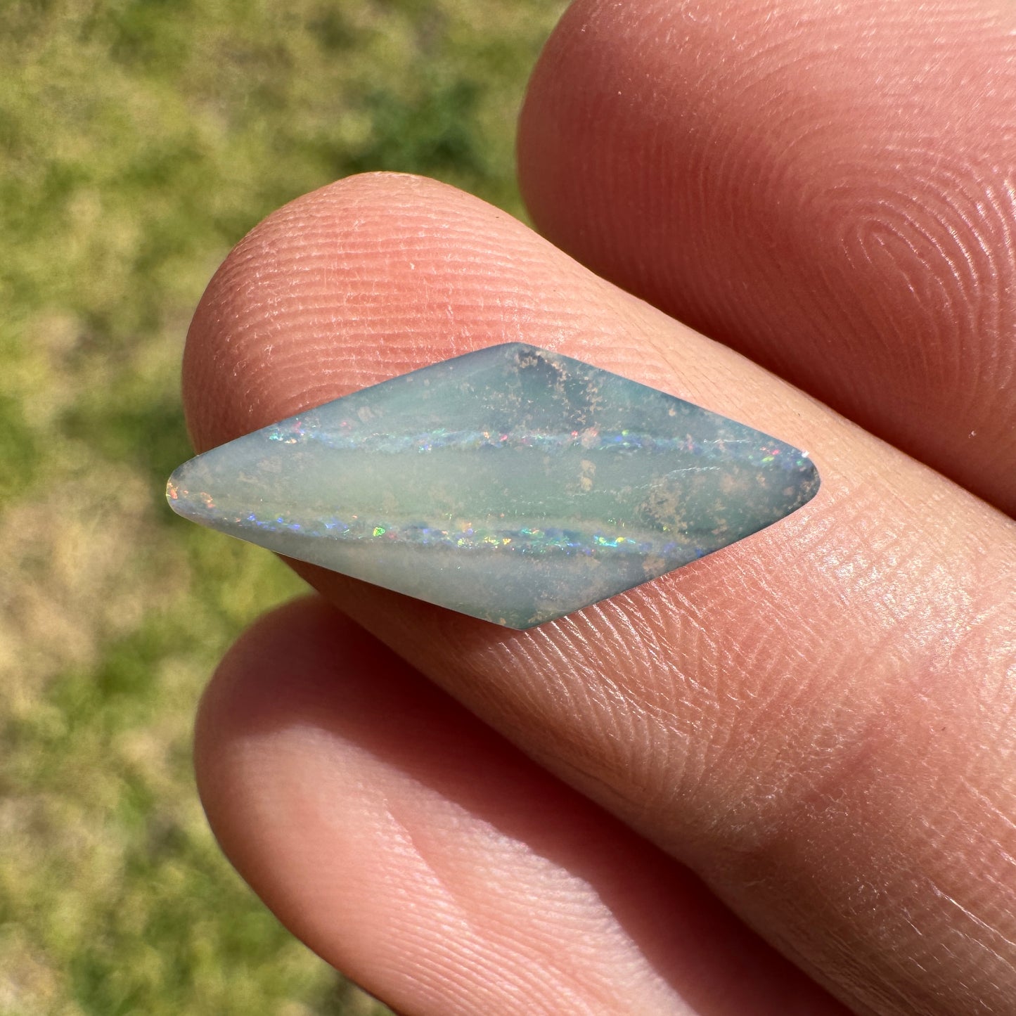 1.83 Ct kite boulder opal