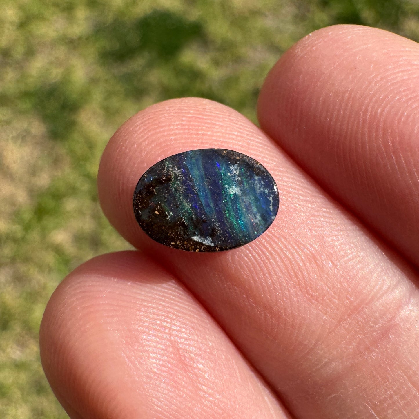 1.67 Ct oval boulder opal