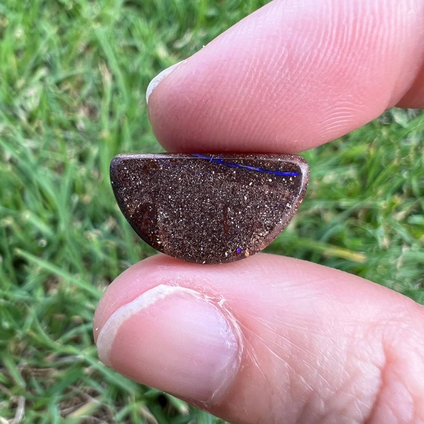 5.55 Ct purple boulder opal