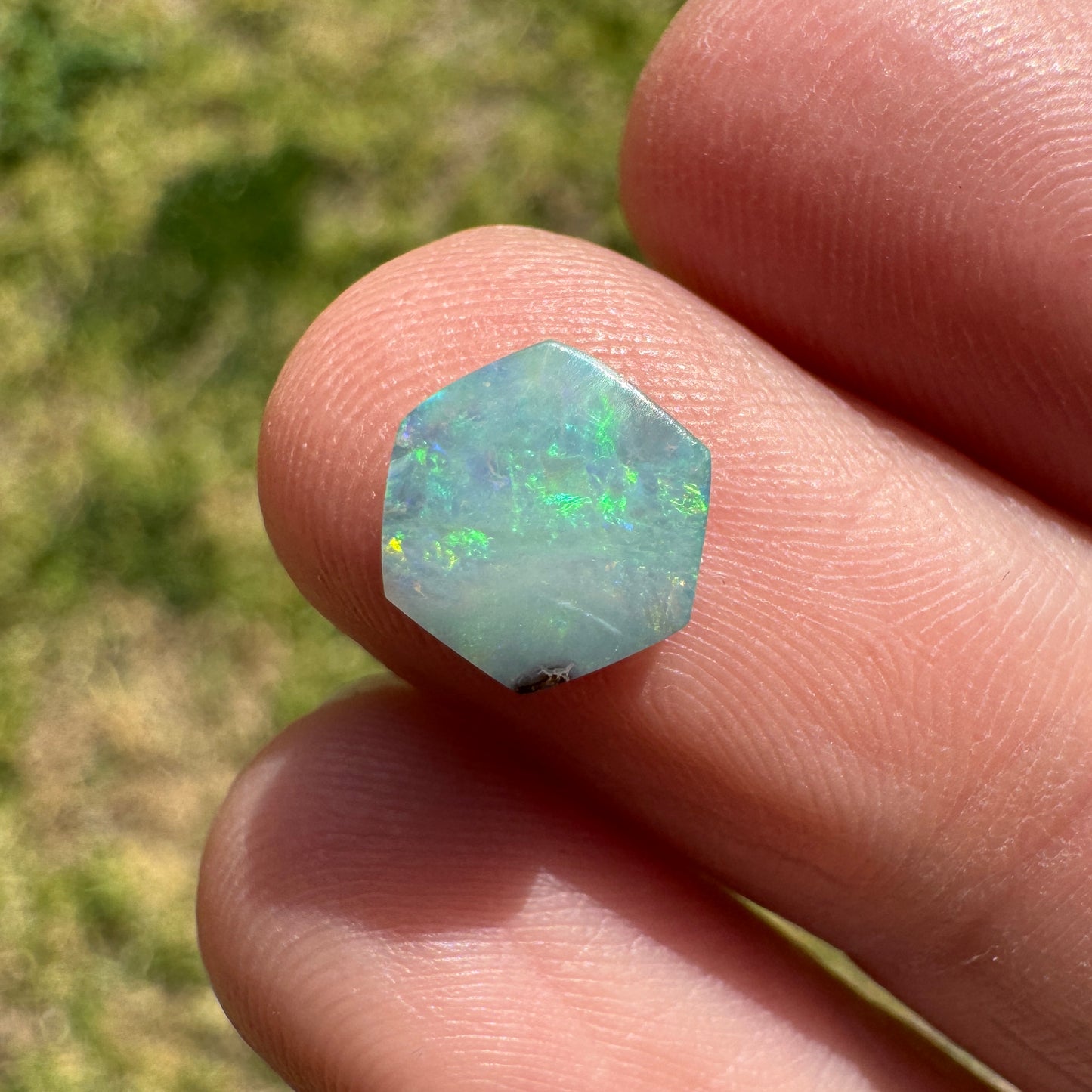 1.52 Ct small boulder opal