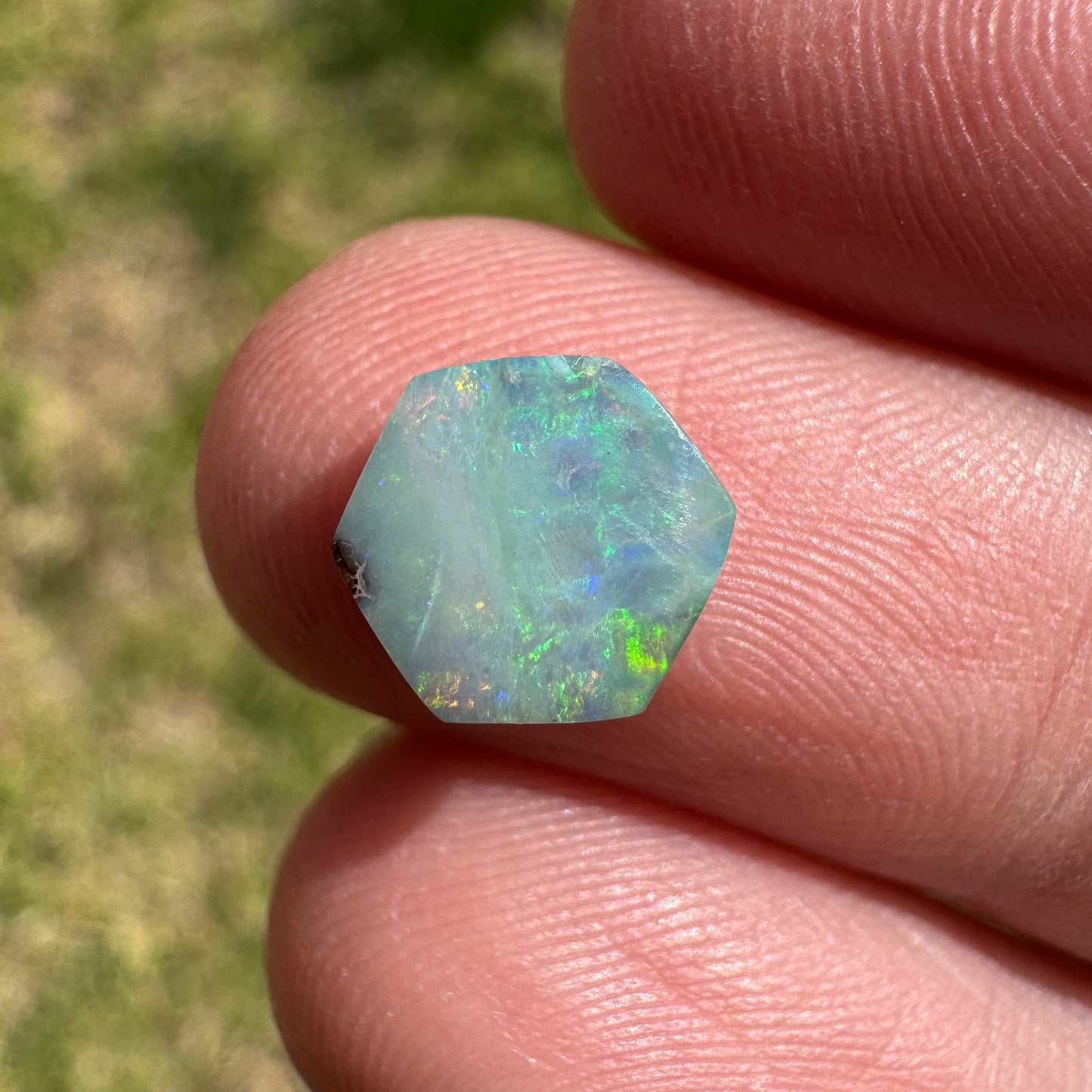 1.52 Ct small boulder opal