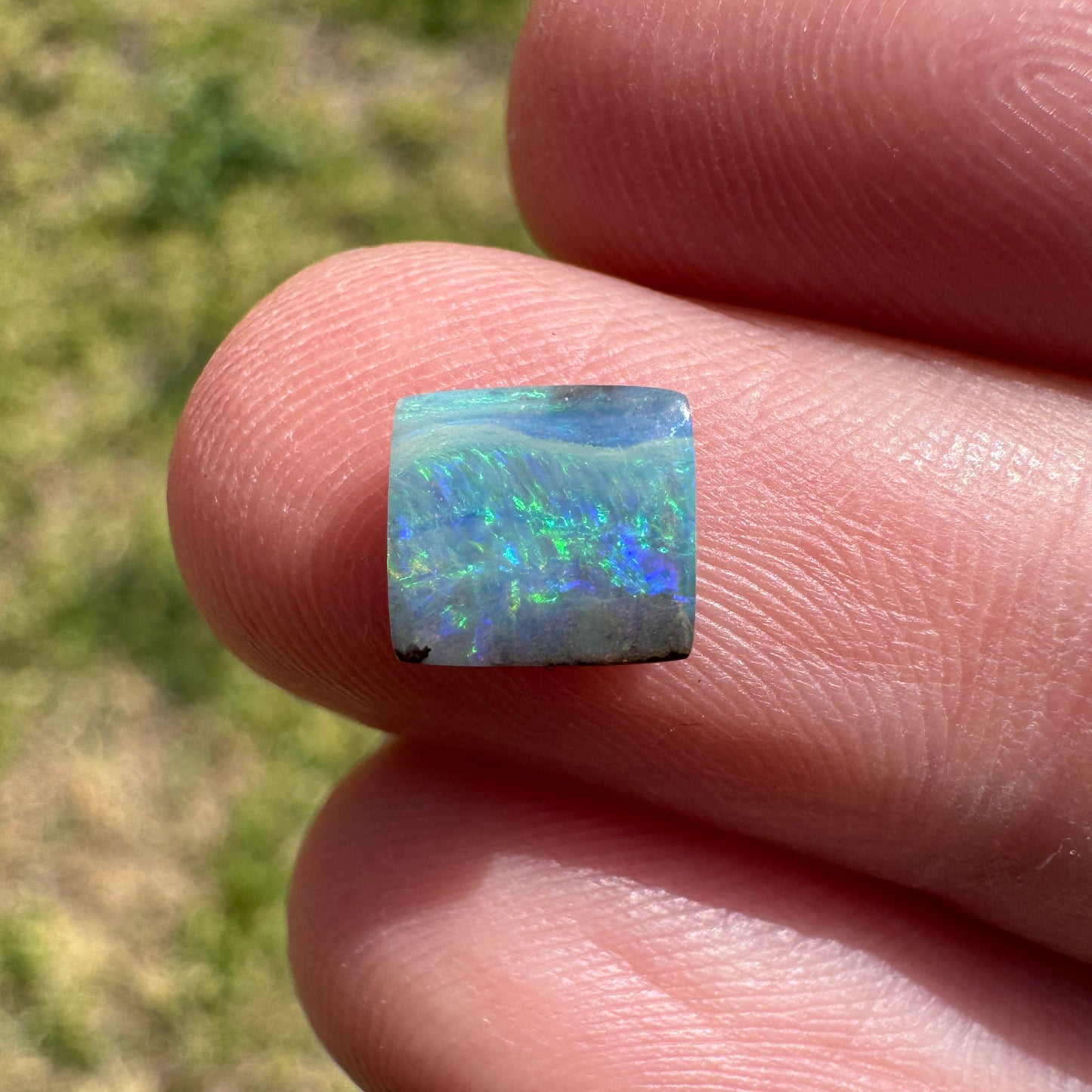 0.89 Ct small boulder opal