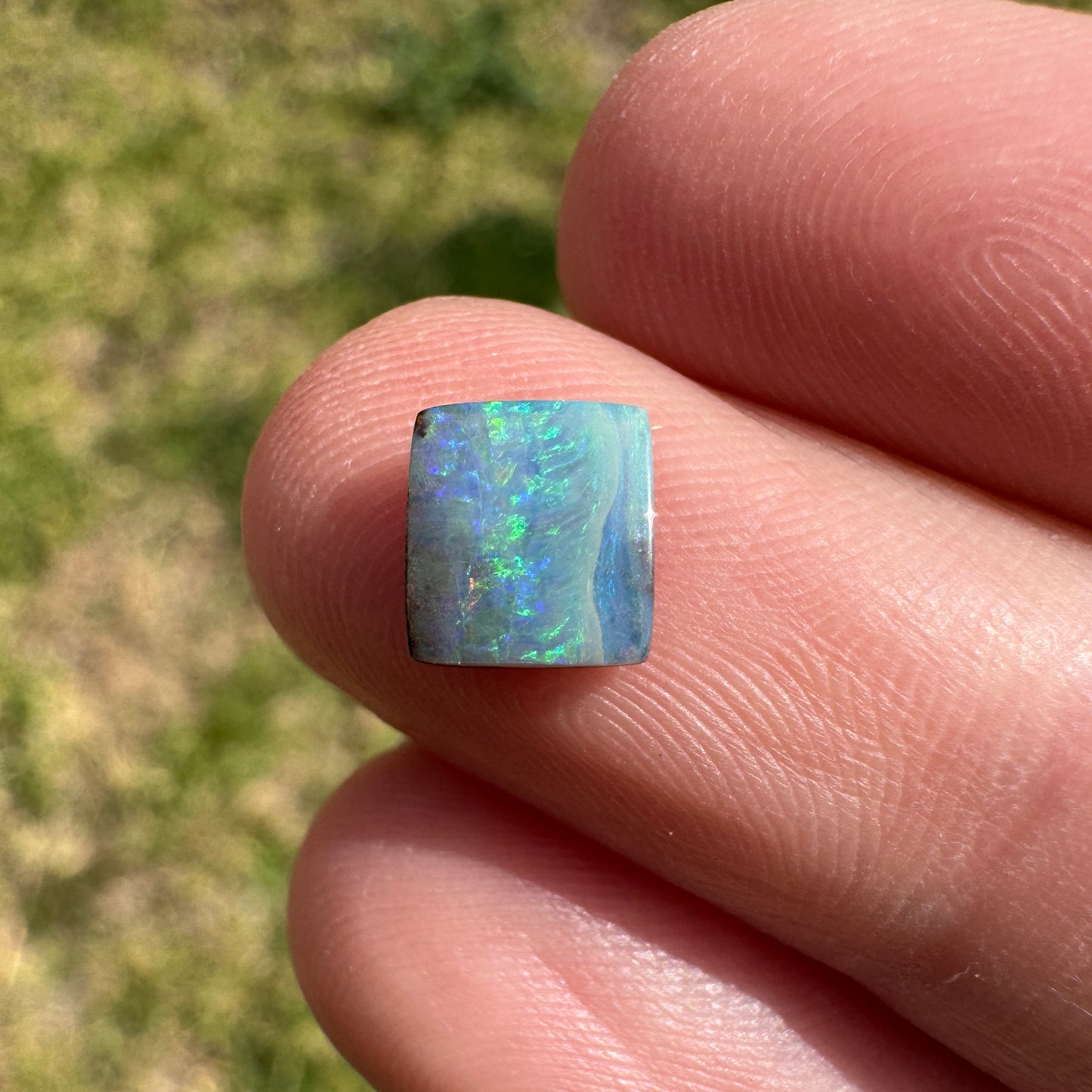 0.89 Ct small boulder opal