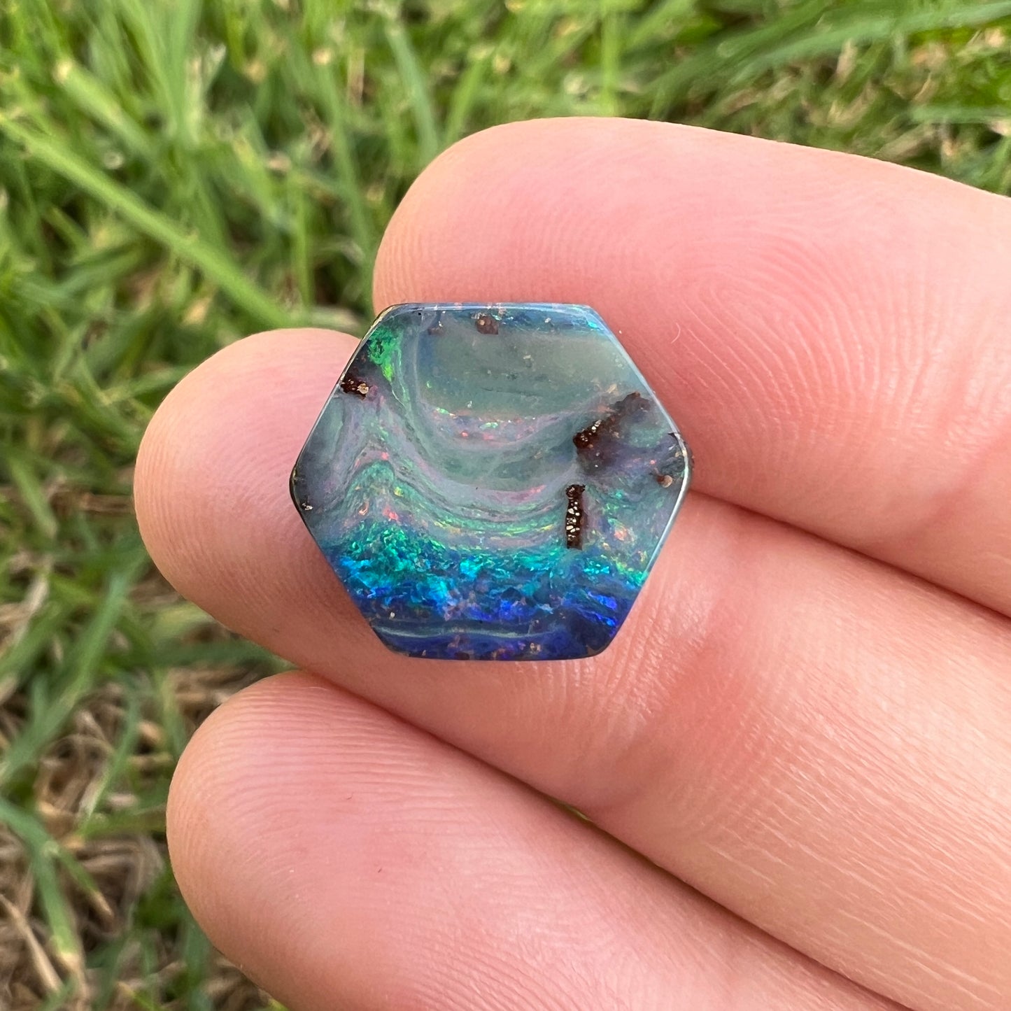 5.73 Ct hexagon boulder opal